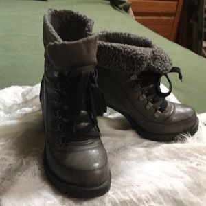 Cute faux-leather, lined booties by Jellypop